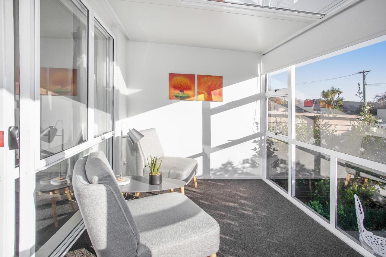 Spacious Quality Apartment, Convenient Location Christchurch Bagian luar foto